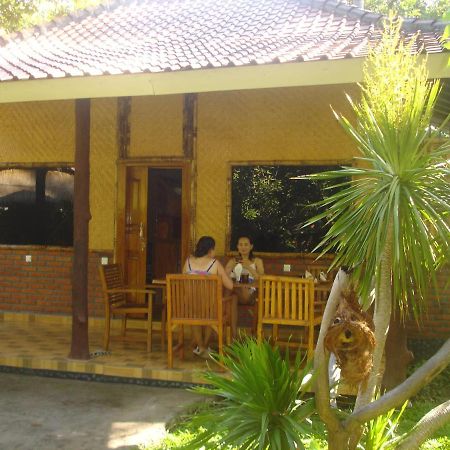 Dormitory Sedap Malam Singaraja  Ngoại thất bức ảnh