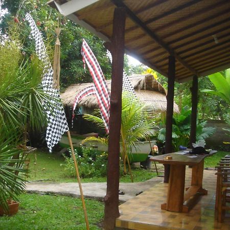 Dormitory Sedap Malam Singaraja  Ngoại thất bức ảnh