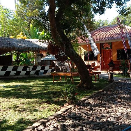 Dormitory Sedap Malam Singaraja  Ngoại thất bức ảnh